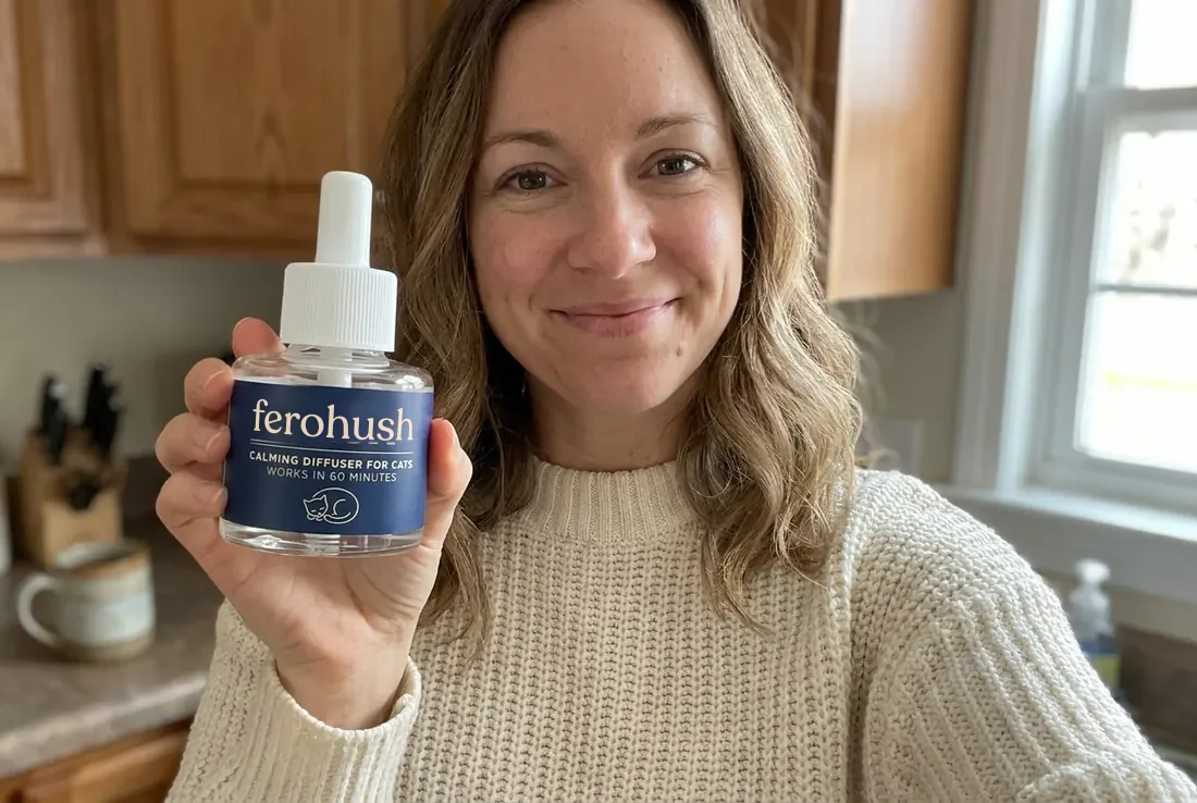 The FeroHush diffuser with its refill bottle